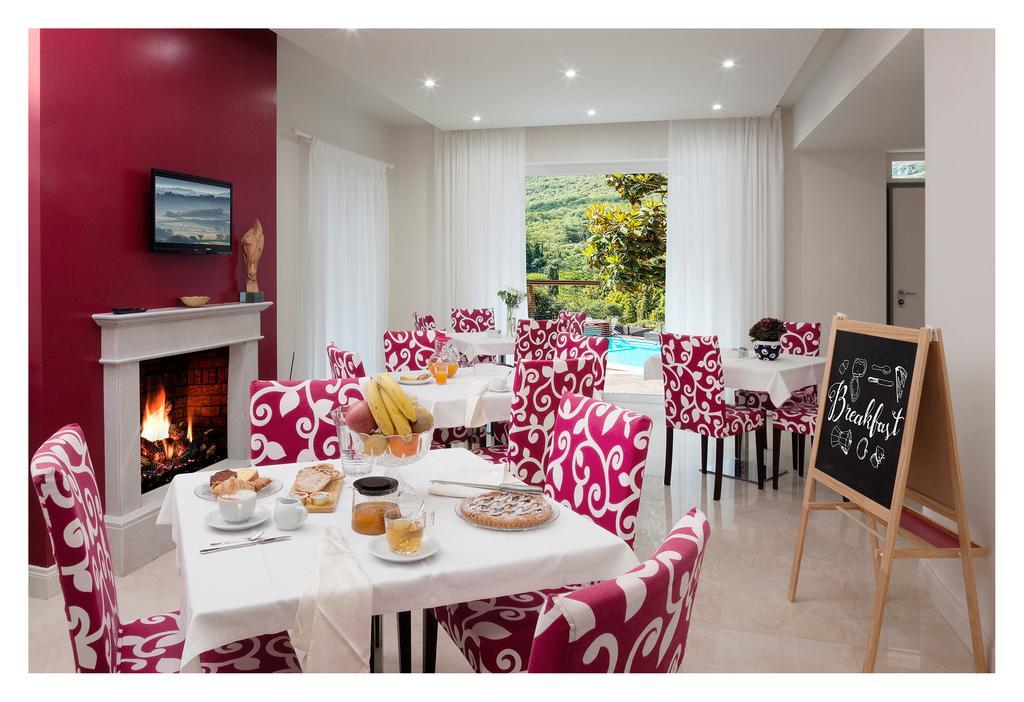 Fontana Vecchia Bed & Breakfast Atina ภายนอก รูปภาพ